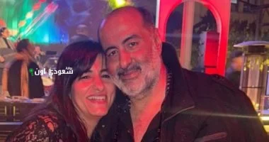 صورة نادرة لشقيقين في طفولتهما مع الفيل الكبير