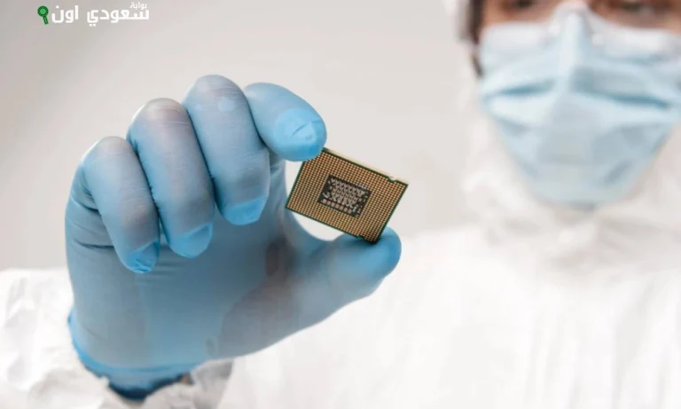 صناعة 25 رقاقة إلكترونية متقدمة في المملكة بأيدٍ سعودية متميزة ومبدعة
