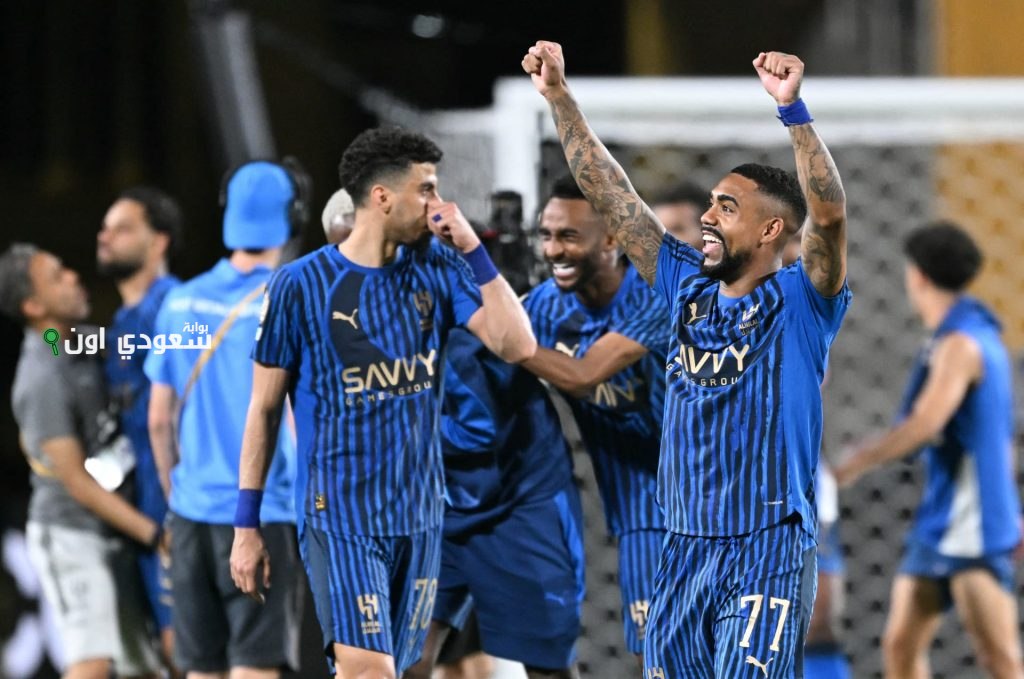 الهلال يترك أثراً عالمياً.. احتفاء الصحف السعودية بالرباعية التاريخية أمام مانشستر سيتي