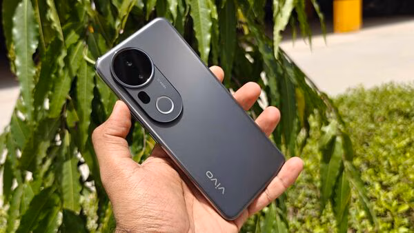 Vivo T4 Ultra الهاتف الرائد بمواصفات مبهرة يتصدر السوق المصري ويحقق مبيعات قياسية