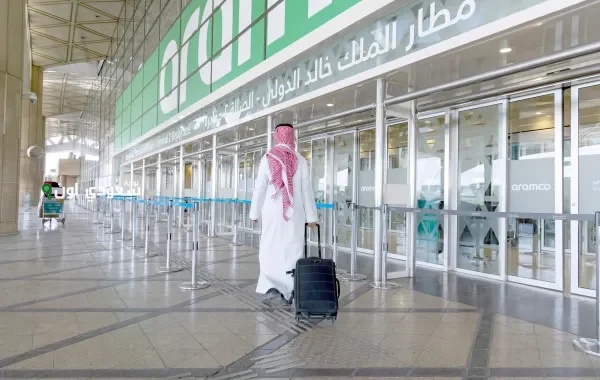 مطار الملك خالد الدولي يحقق المركز الأول عالمياً في الالتزام بمواعيد الرحلات للمرة الثالثة