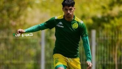 اللاعب الجزائري آدم رجم