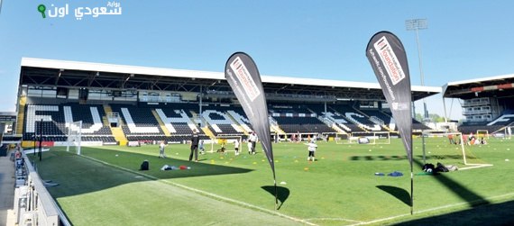 فولهام اللندني تحت قيادة باكستانية وهدافه من الهلال السعودي في معسكر الجارف