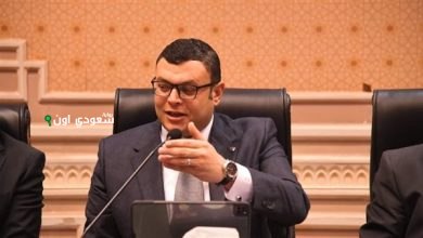 وزير البلديات والإسكان تملك الأجانب للعقار في مناطق معينة