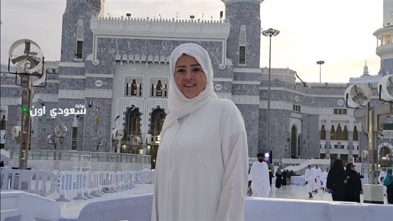 رانيا فريد شوقي تحتفل بعيد ميلاد والدتها الراحلة بأجواء روحانية من الحرم المكي