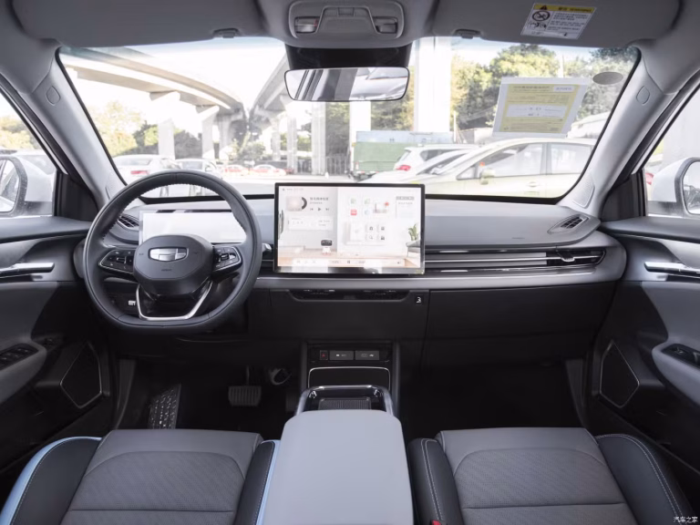 سيارة كهربائية