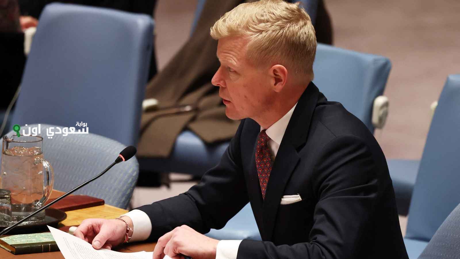 المبعوث الأممي يعتبر هجمات الحوثي على الملاحة الدولية تهديداً مقلقاً للأمن العالمي