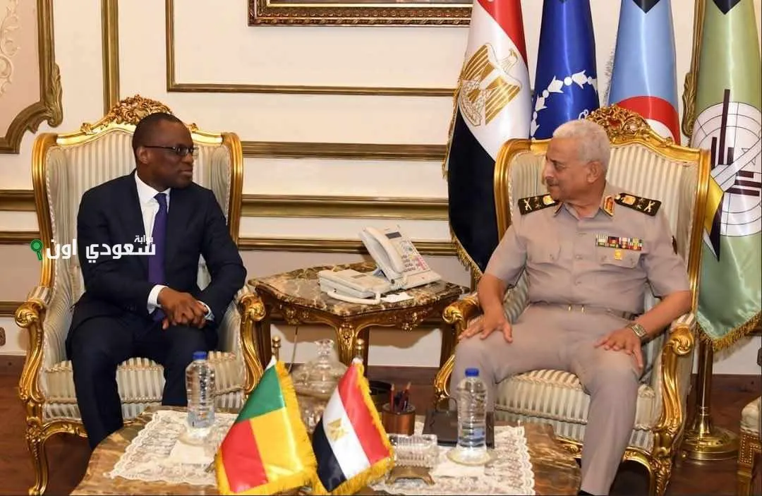 وزير الدفاع التعاون العسكري