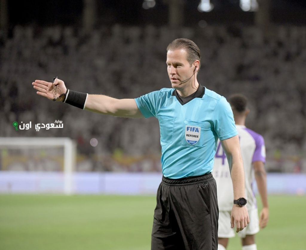 ماكيلي يقود مباراة الهلال وفلومينينسي في ربع نهائي كأس العالم للأندية بذكريات باتشوكا