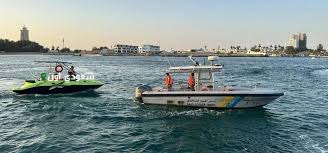 حرس حدود مكة ينقذ مواطنين علقت قاربهم في البحر
