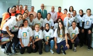 رئيس البنك الأهلي يدعم لاعبات الكرة النسائية استعداداً للموسم الجديد