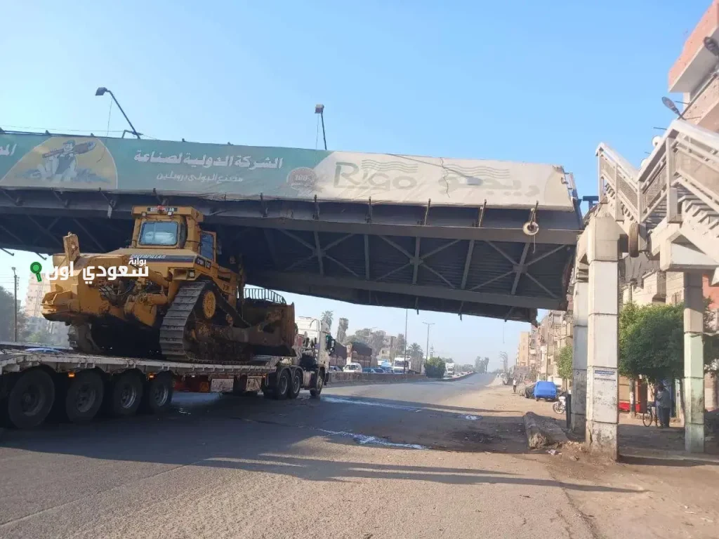 انهيار كوبري مشاه بطوخ بعد تصادم سيارة نقل وتأثيره الكبير على حركة المرور والمواصلات