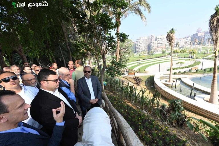 وزير الإسكان ومحافظ القاهرة يزوران مشروع تجديد حديقة الأزبكية