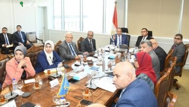 وزير الإسكان يبحث مع محافظ بورسعيد ملفات التعاون ومشروعات المياه والصرف والإسكان