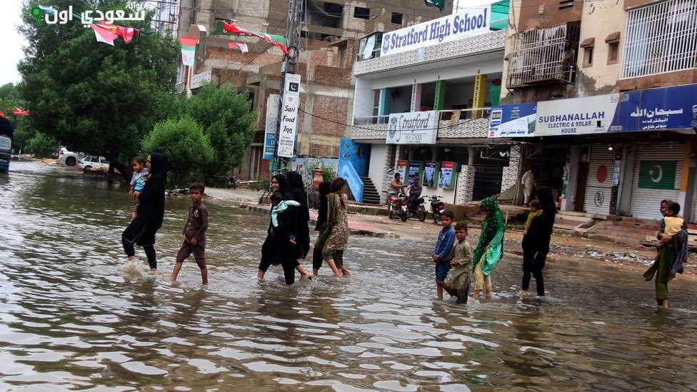 فيضانات باكستان تودي بحياة المئات وتؤدي لمفقودين بالمئات