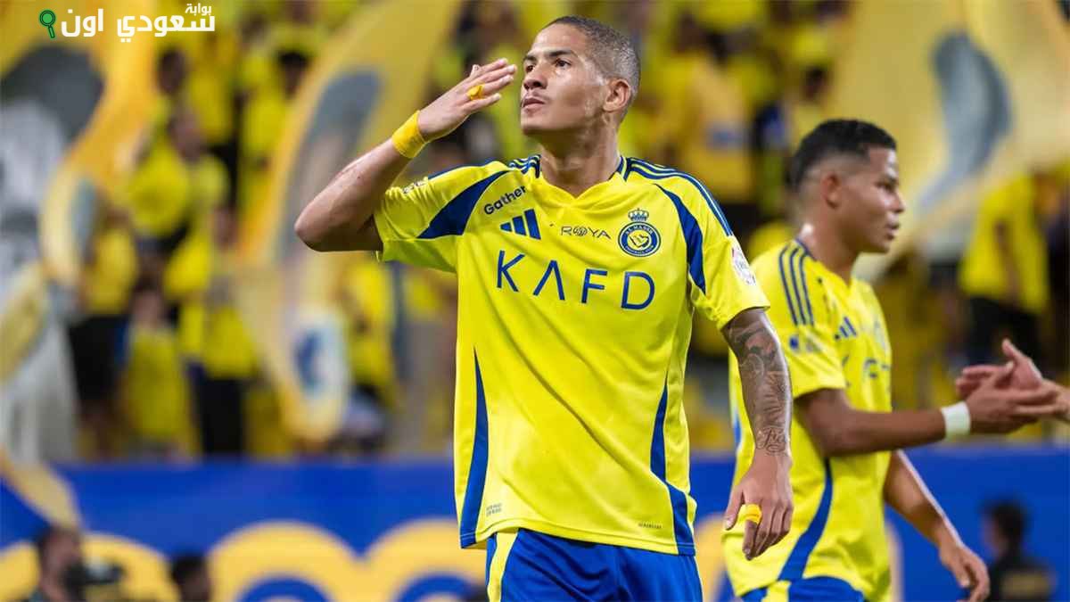 الصورة الرئيسية للمقال: أسطورة النصر تطالب برحيل المحترفين فورا وكشف مفاجأة مدوية