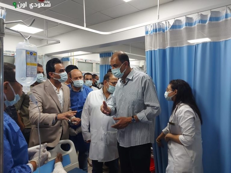 محافظ سوهاج يتفقد مصابى حريق مطعم بميدان الشبان ويأمر بسرعة تقديم الدعم الطبى