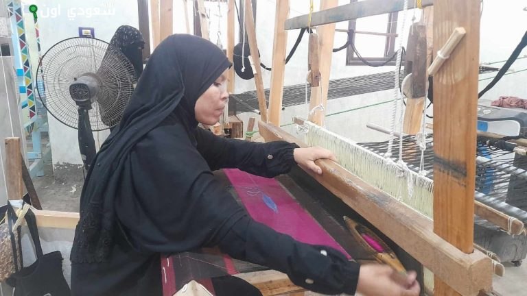 صناعة النول اليدوي والسجاد اليدوي