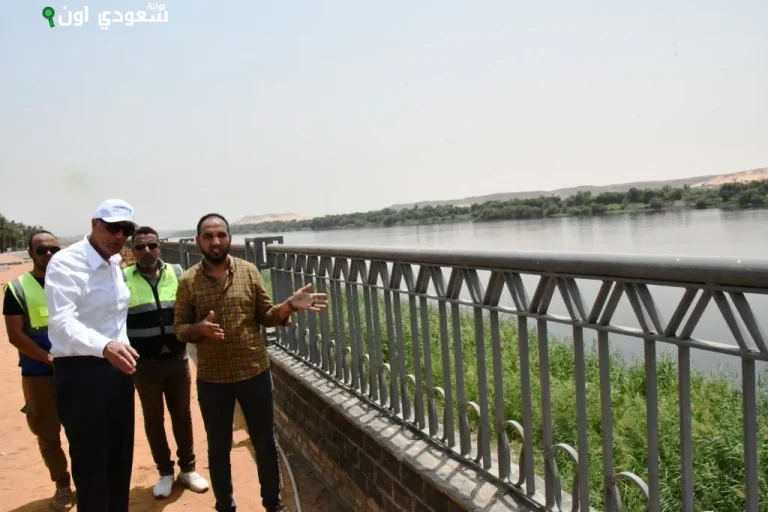 محافظ أسوان يراقب تطوير كورنيش النيل قبل العام الدراسي