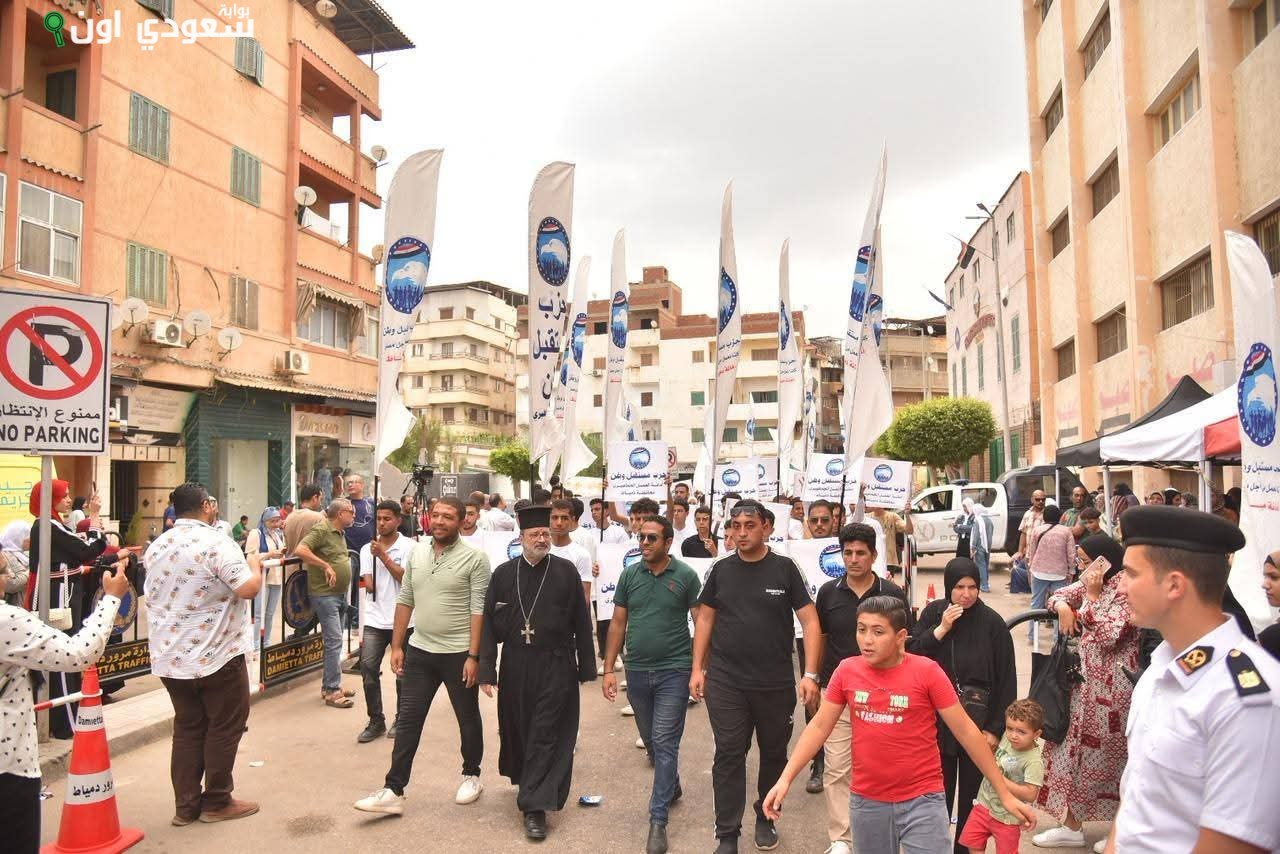 الصورة الرئيسية للمقال: كاهن الروم الأرثوذكس في دمياط يؤكد أهمية المشاركة الانتخابية لكل مصري