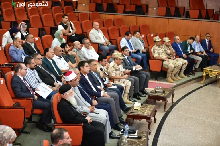 محافظ الدقهلية يناقش استعدادات مواجهة الأزمات