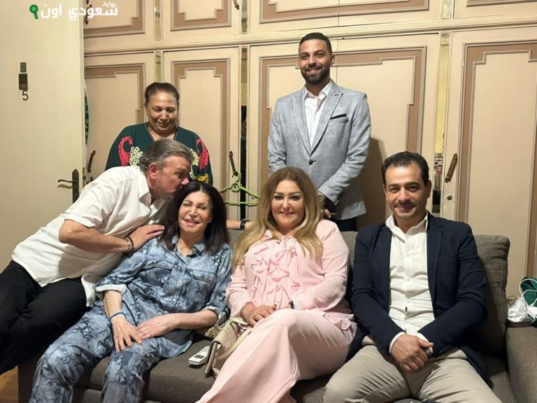 وفد ثقافي وتمثيلي يزور الفنانة نجوى فؤاد في منزلها استجابة لاستغاثتها