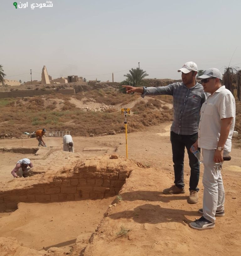 مدير آثار الأقصر يزور المركز المصري الفرنسي بمعابد الكرنك