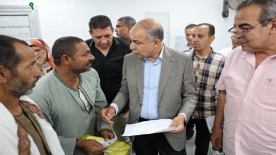 محافظ المنيا يوقع عقد تقنين أراضٍ