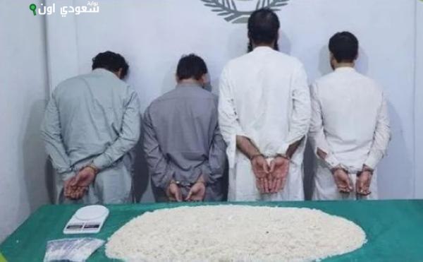 القبض على أربعة مقيمين في نجران بتهمة ترويج مادة الشبو المخدرة