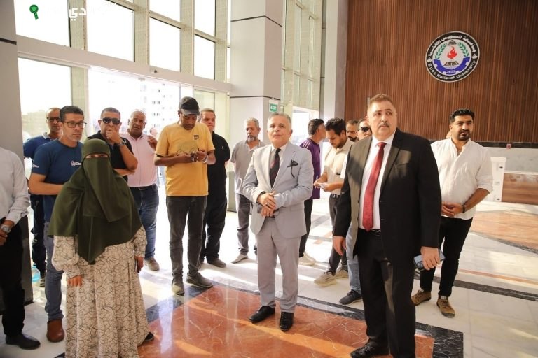 الشاذلي وحنيجل يزوران جامعة السويس الأهلية لاستعداد العام الأول