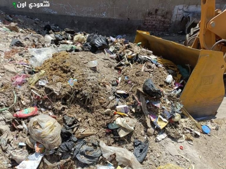 رفع 150 طن قمامة ومخلفات من قرى مركز سوهاج