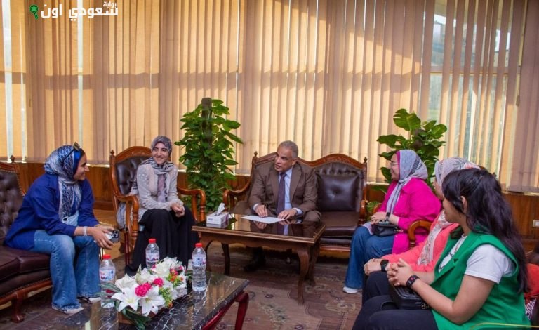 اجتماع رئيس جامعة طنطا مع الطبيبات للاستماع لمطالبهن وشكاواهن