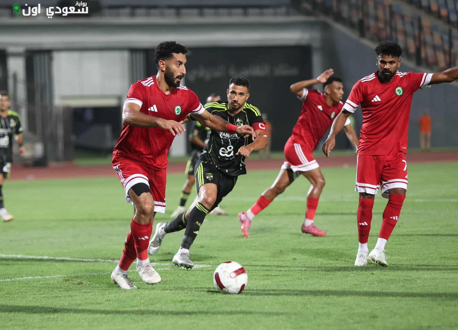 الأهلي يبدأ الدوري بتعادل مثير مع مودرن سبورت