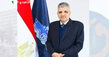 محافظ الإسماعيلية يهنئ رئيس قناة السويس
