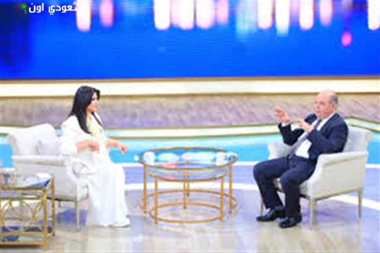 "معكم منى الشاذلي"