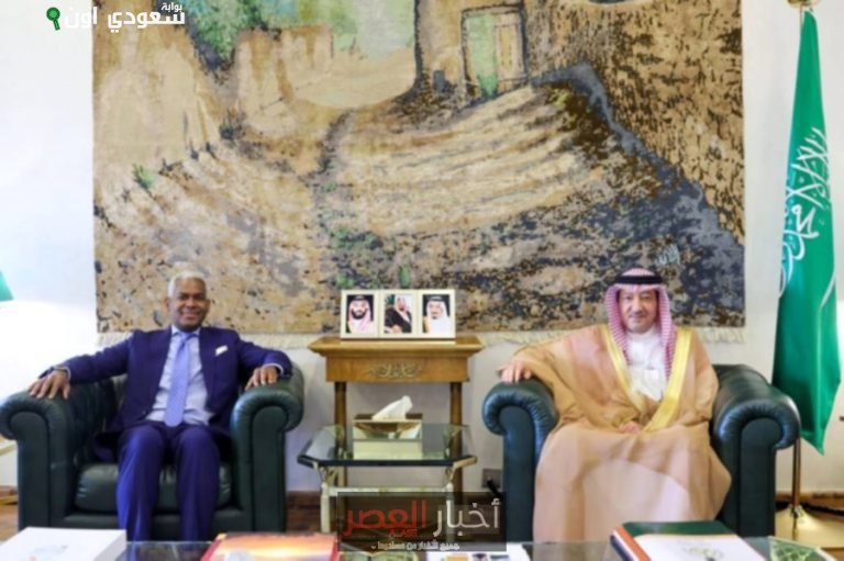 الخريجي يلتقي سفير جمهورية الدومينيكان