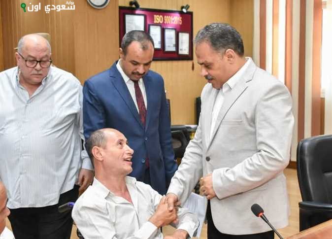 تسليم 20 عقد عمل للأشخاص ذوي الهمم بالشرقية
