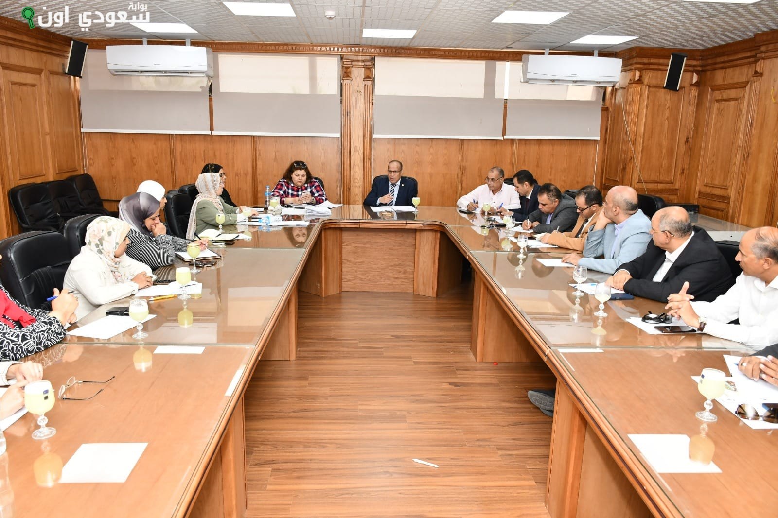 رئيس جامعة قناة السويس يترأس مجلس التعليم