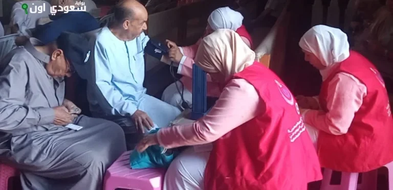 خدمات طبية مجانية عبر سيارات متنقلة أمام المساجد بكفر الشيخ