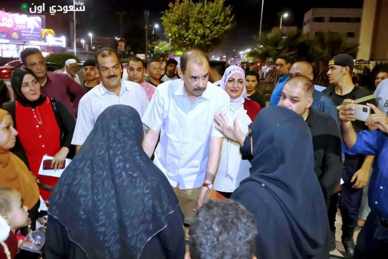 إزالة 166 مخالفة وغلق كافيه ومطعم في سوهاج