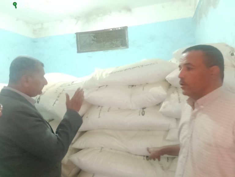 محافظ أسيوط يؤكد على انتظام توزيع الأسمدة الزراعية