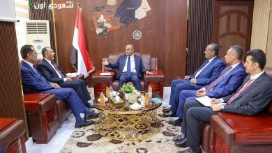 تعافي ملحوظ في سعر الريال اليمني مع بدء الحكومة حملات لضبط الأسعار الغذائية