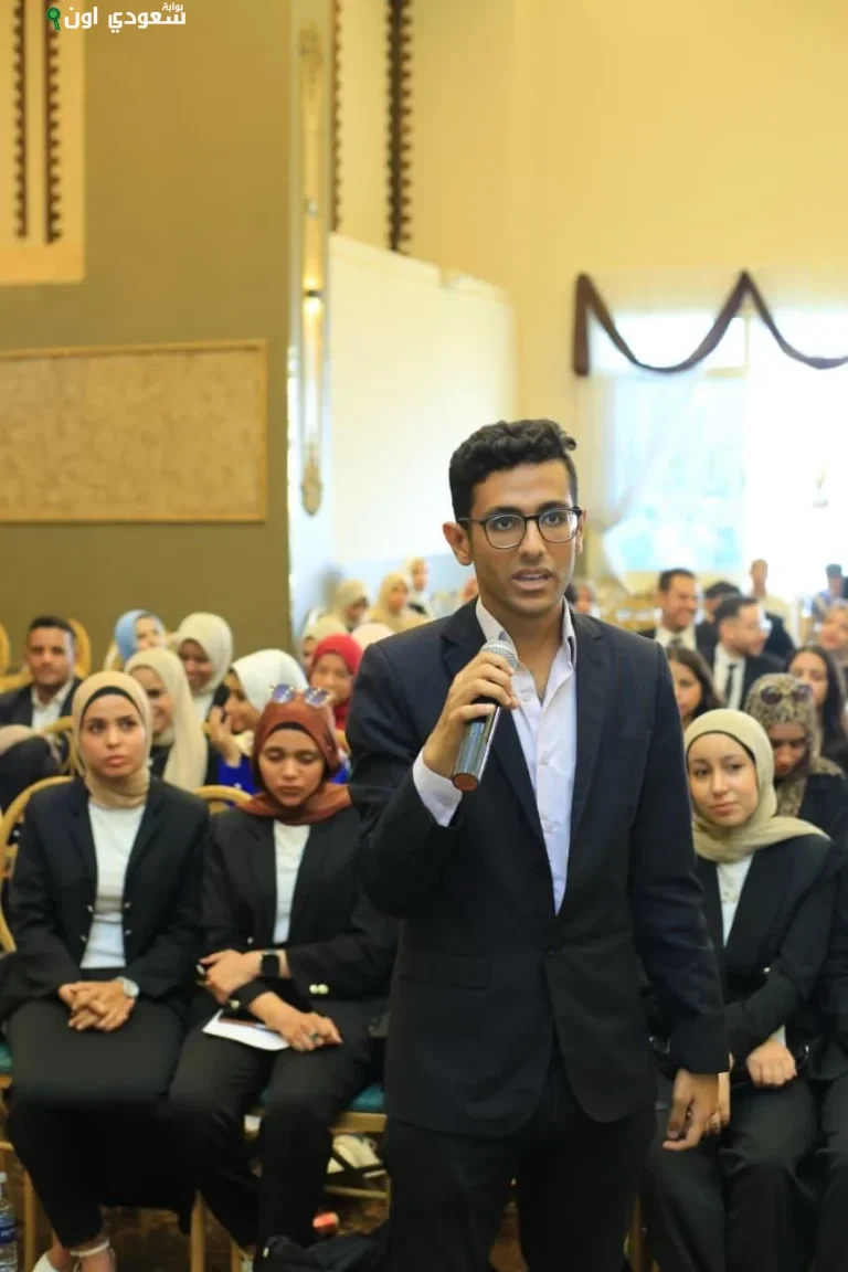 نائب محافظ سوهاج يلتقي شباب المحافظة ويعزز دعم الدولة