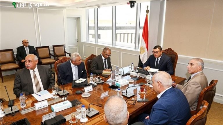 توجيهات وزير الإسكان لتعزيز السلامة والصحة المهنية بالمنشآت