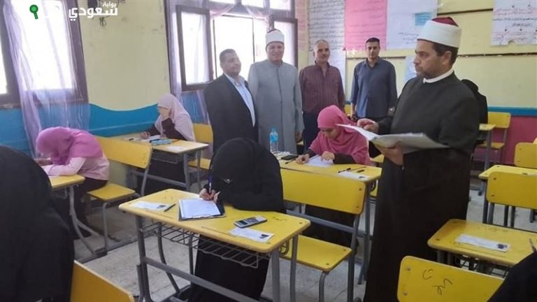 رئيس منطقة الإسماعيلية الأزهرية يتابع امتحانات الدور الثاني للثانوية الأزهرية بالتل الكبير