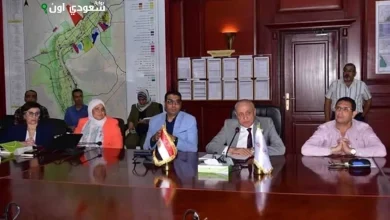 محافظ الأقصر يناقش تحديث نظام المتابعة والتقييم مع فريق الدعم الفني