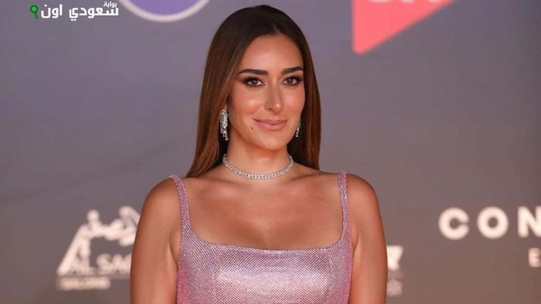 الفنانة أمينة خليل