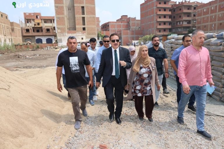 محافظ المنوفية يقوم بجولة تفقدية في مجمع مدارس البتانون