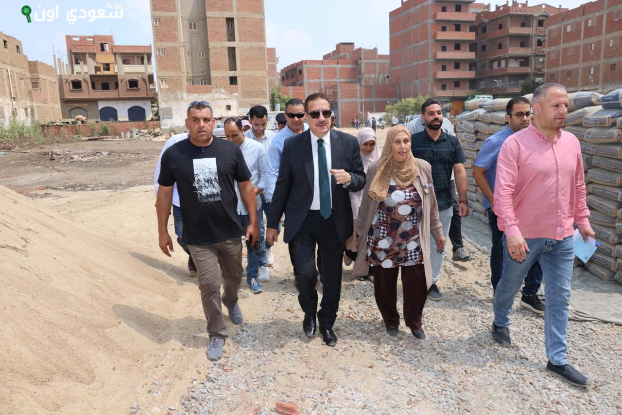 محافظ المنوفية يقوم بجولة تفقدية في مجمع مدارس البتانون