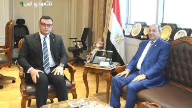 وزير الإسكان ومحافظ بورسعيد يبحثان ملفات المياه والصرف والإسكان